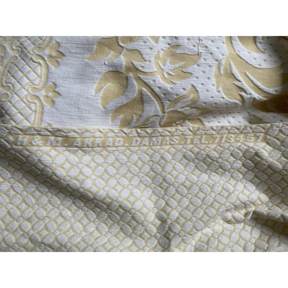 Vintage Yellow & White Damask Textured Matelassé Coverlet Jacquard Twin Blanket